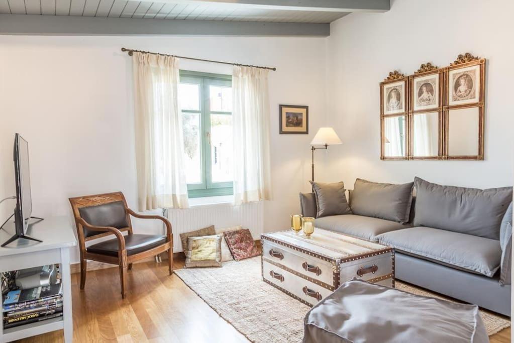 Aristocratic Home Under Acropolis Атина Екстериор снимка